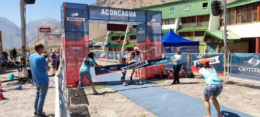 Gran presentación de Vanesa Andrioni en el Ultra Trail Aconcagua