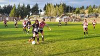 Fútbol: La Peña va por el tercer puesto en el fútbol femenino de Bariloche