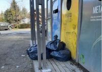 Un vecino fue fotografiado arrojando residuos no separados, y el municipio volvió a reiterar cómo funciona el  Ecopunto
