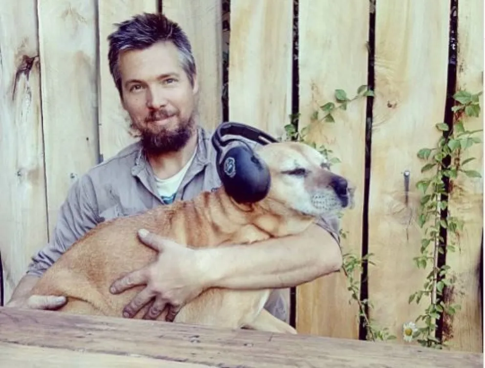 Guillermo Galetti: el docente de Educación Física que transforma chatarra obras de arte que se viralizan por la web